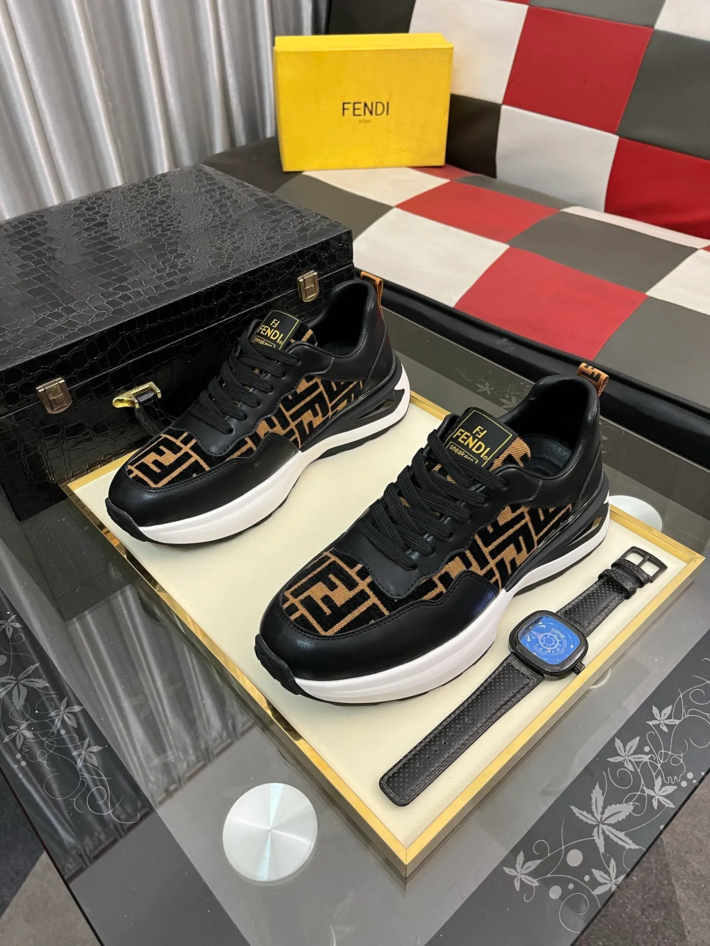 Men's Men's Shoes💰458⌚️⌚️[Fendi] Fendi's latest casual shoes for men! Available at counters simultaneously! A one-to-one replica of the original. All imported official website one-to-one cowhide fabric. The interior is made of top-grade sheepskin, and the original factory-supplied rubber outsole is used. Leading new fashion concepts. Matching code: 38-44. 4️⃣colors available